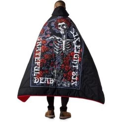 686 Waterproof Hooded Puffer Blanket -Snow Warm Clothing fw23 686 waterproofhoodedpufferblanket gratefuldeadred 2